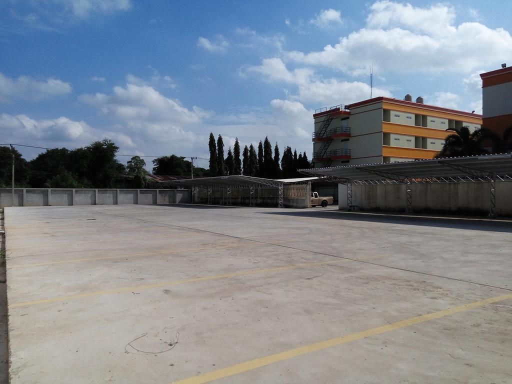 Central Park Hotel Singburi Dış mekan fotoğraf