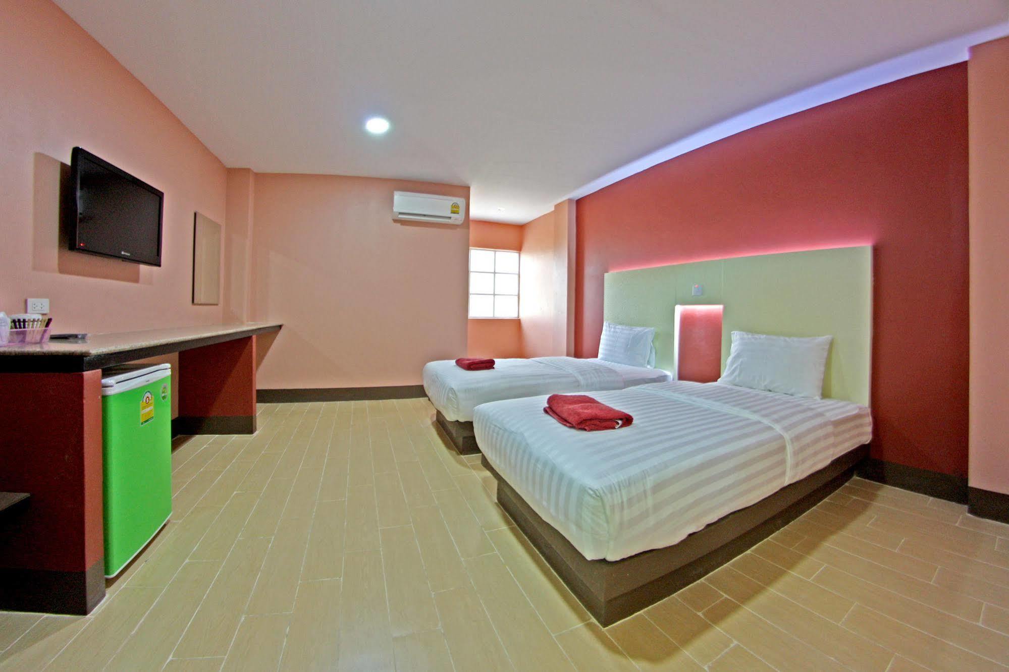 Central Park Hotel Singburi Dış mekan fotoğraf