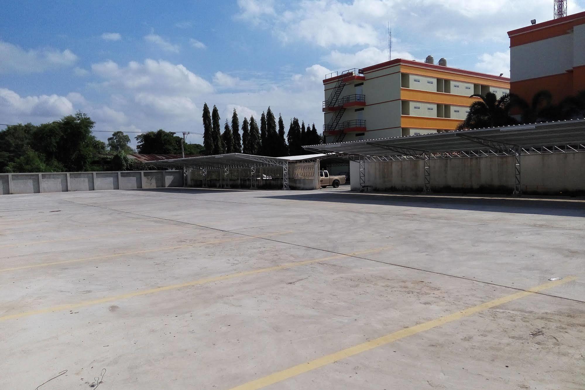Central Park Hotel Singburi Dış mekan fotoğraf